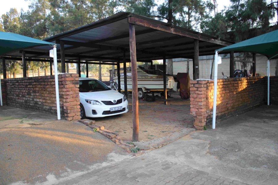 9 Bedroom Property for Sale in Schietfontein Ah North West
